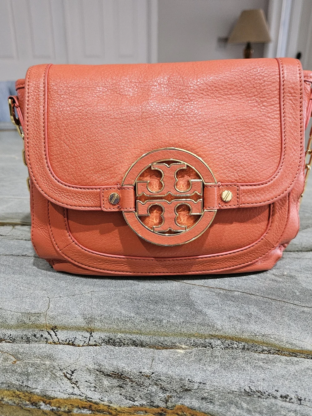 Tory Burch Amanda Logo Clutch Crossbody Coral Pebbled Leather Gold Chain